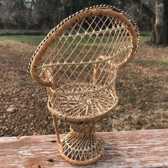 Vintage 13” peacock wicker chair planter doll basket - Picture 5 of 8